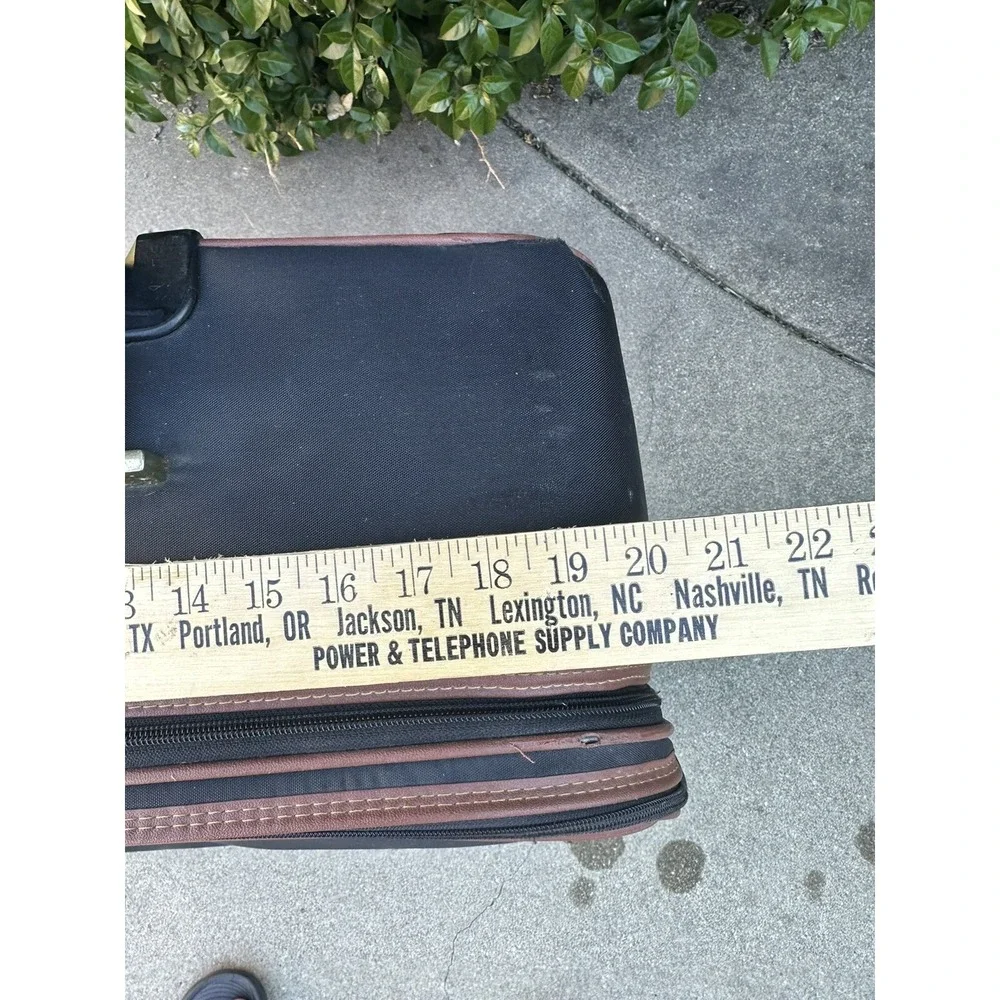 Vintage LARK Samsonite Black 22